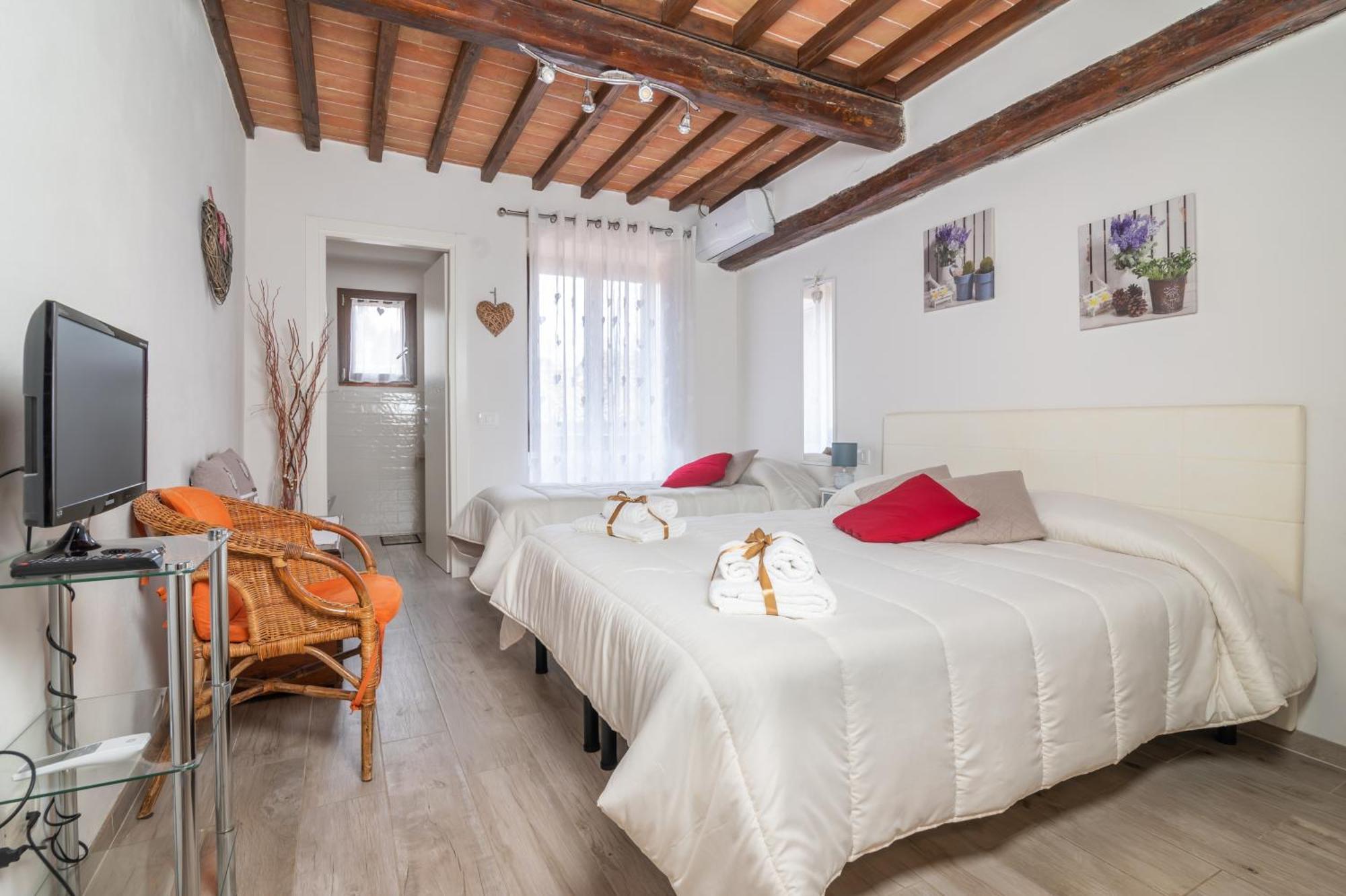 Апартаменты Casa Per La Costa Колле-ди-Валь-д'Эльса Экстерьер фото